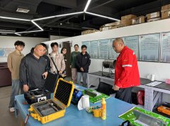 西安石油大學(xué)材料學(xué)院周勇教授帶研究生來(lái)公司教研實(shí)習相控陣和衍射時(shí)差法超聲檢測